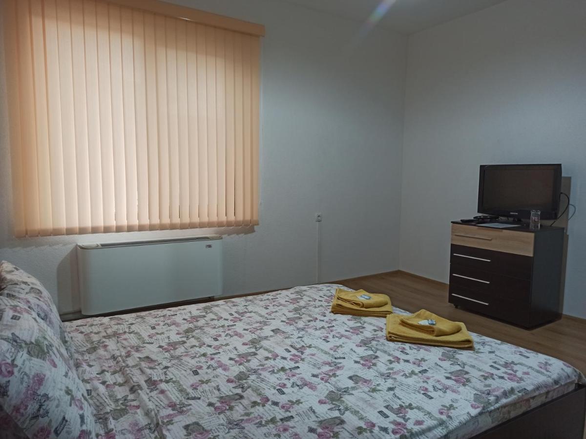Guest House Ganovi 칼로페르 외부 사진