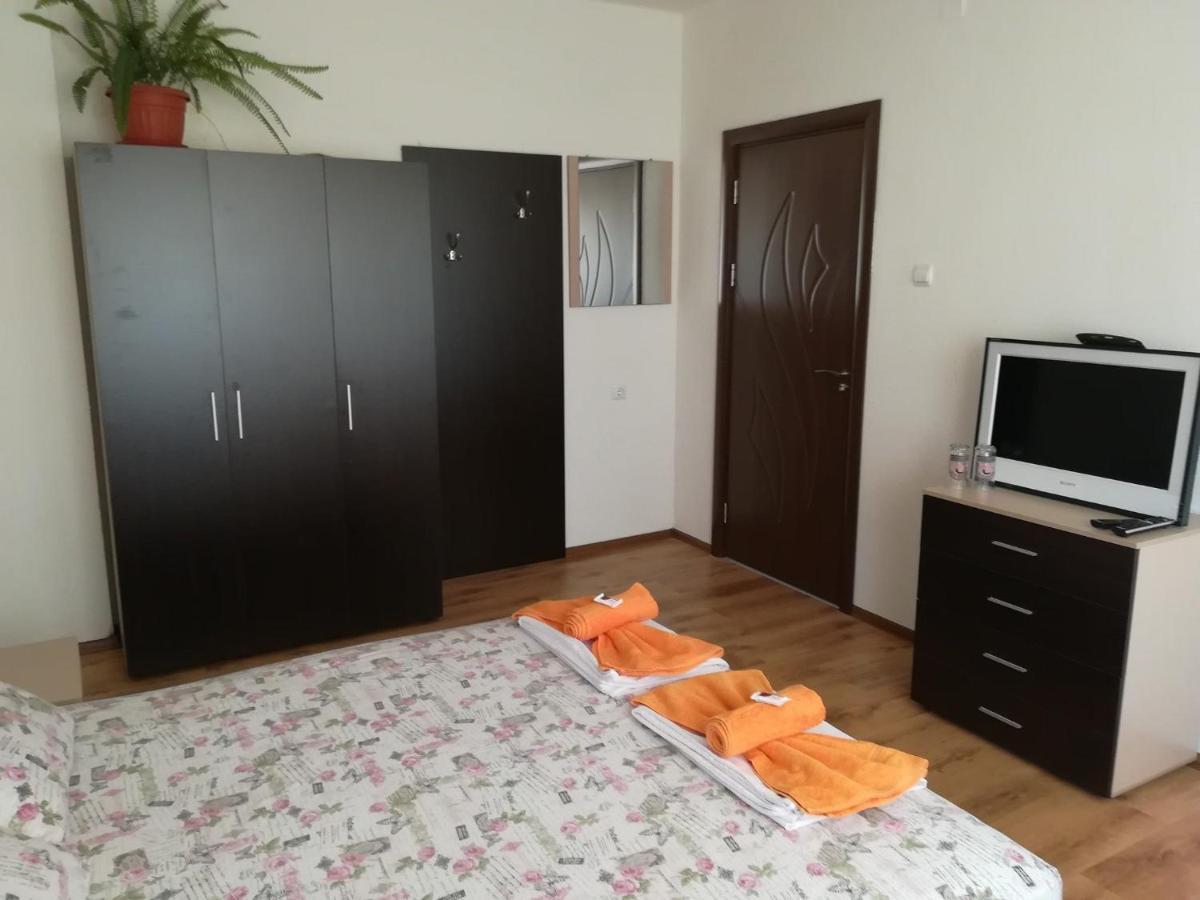 Guest House Ganovi 칼로페르 외부 사진