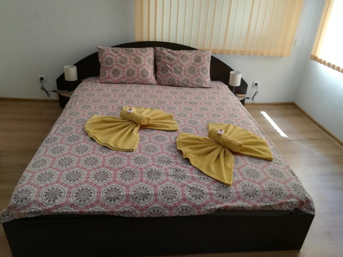 Guest House Ganovi 칼로페르 외부 사진
