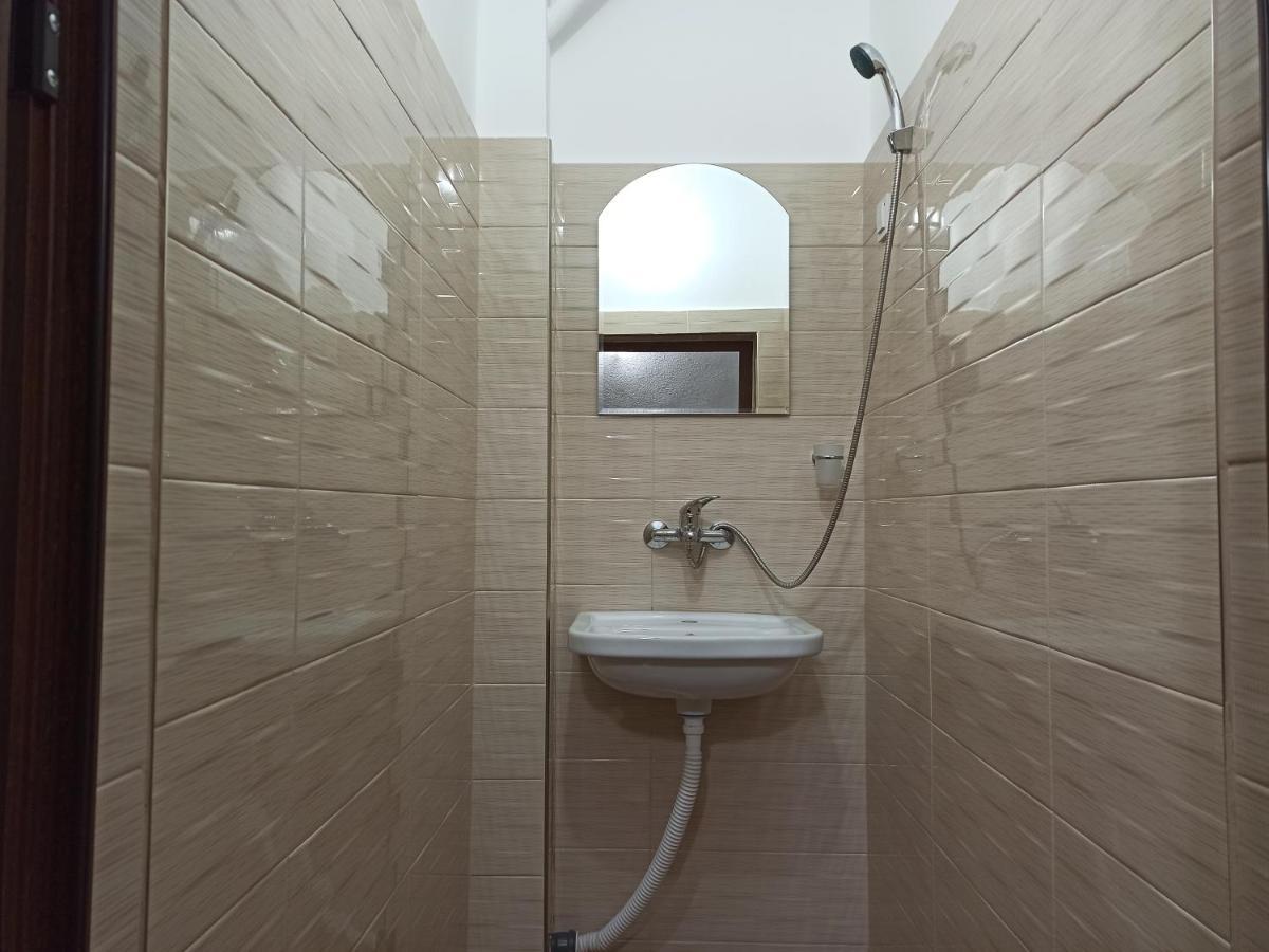 Guest House Ganovi 칼로페르 외부 사진