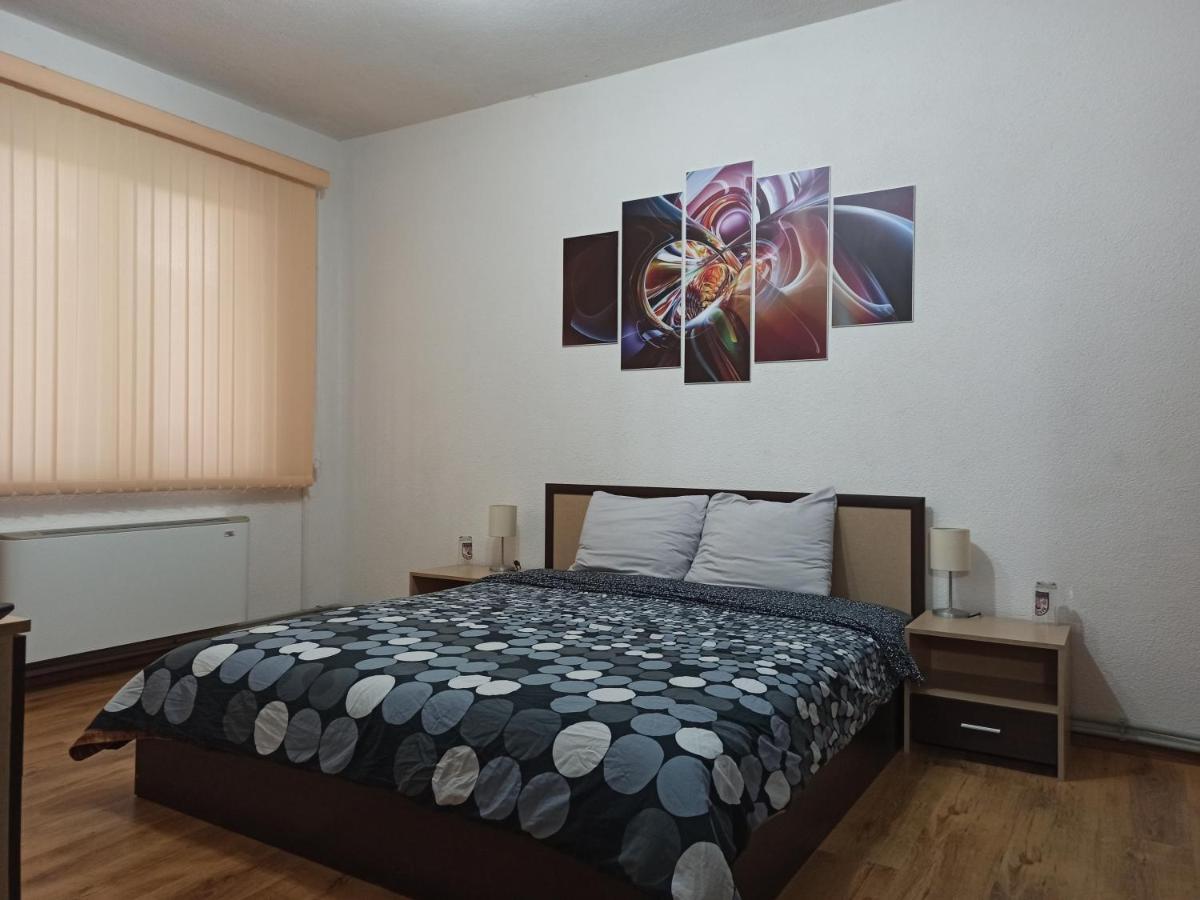Guest House Ganovi 칼로페르 외부 사진