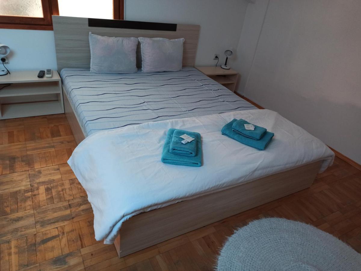 Guest House Ganovi 칼로페르 객실 사진